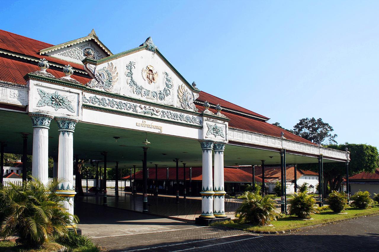 Wijaya Imperial Hotel Baturetno Exterior foto